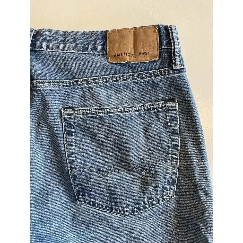 Men's AE American Eagle Blue Jeans Relaxed Straight Size 36x34 Faded Mid Rise